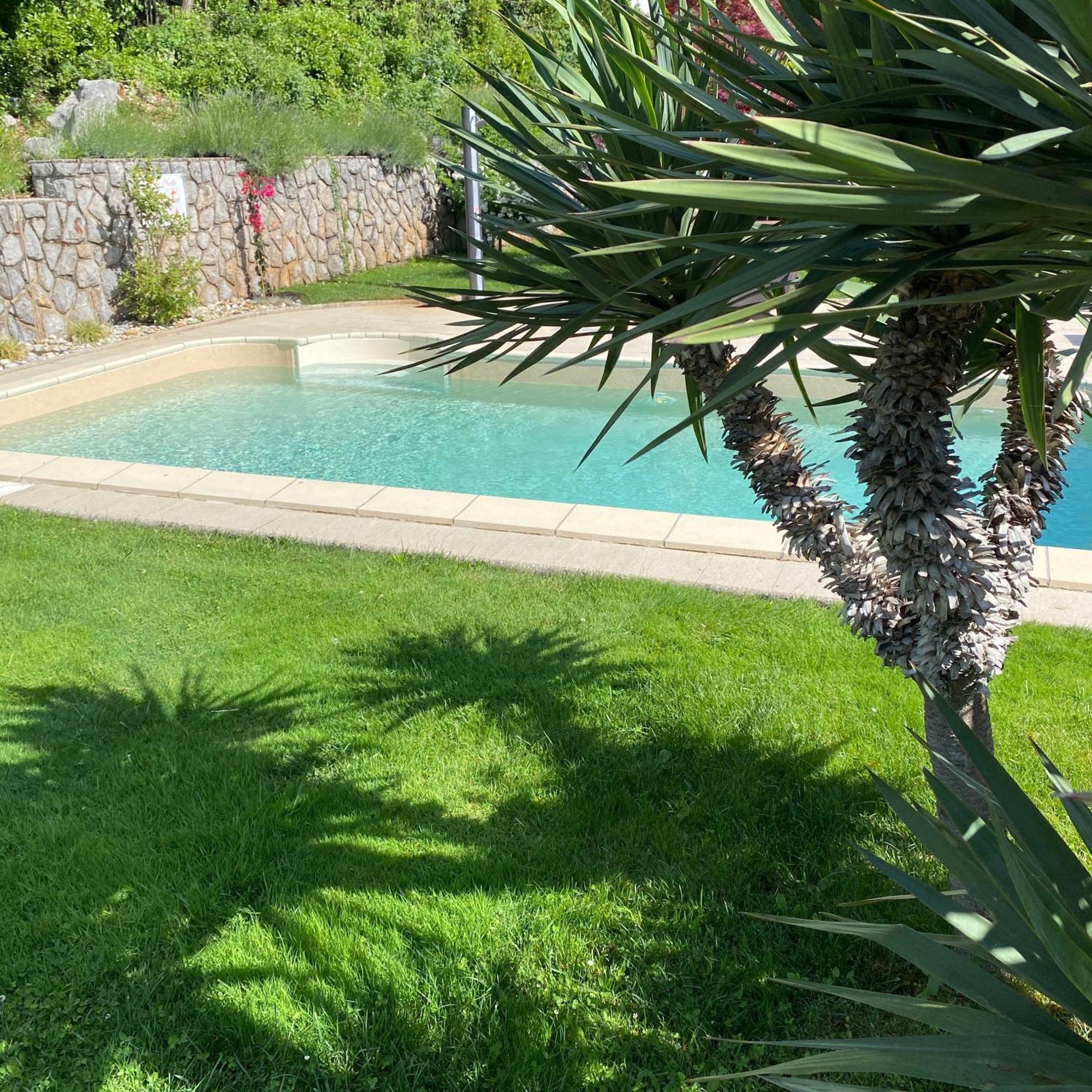 Villa Nada ロヴラン エクステリア 写真