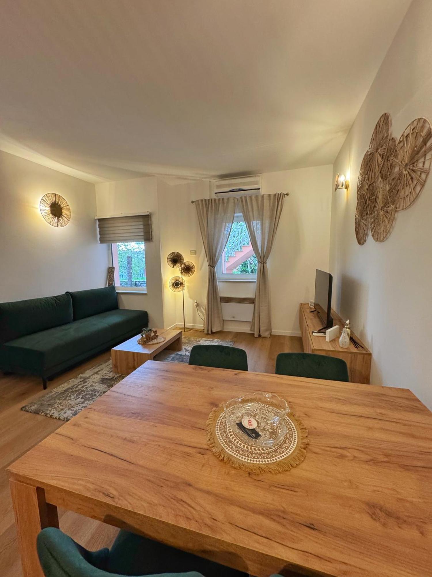 Villa Nada ロヴラン エクステリア 写真