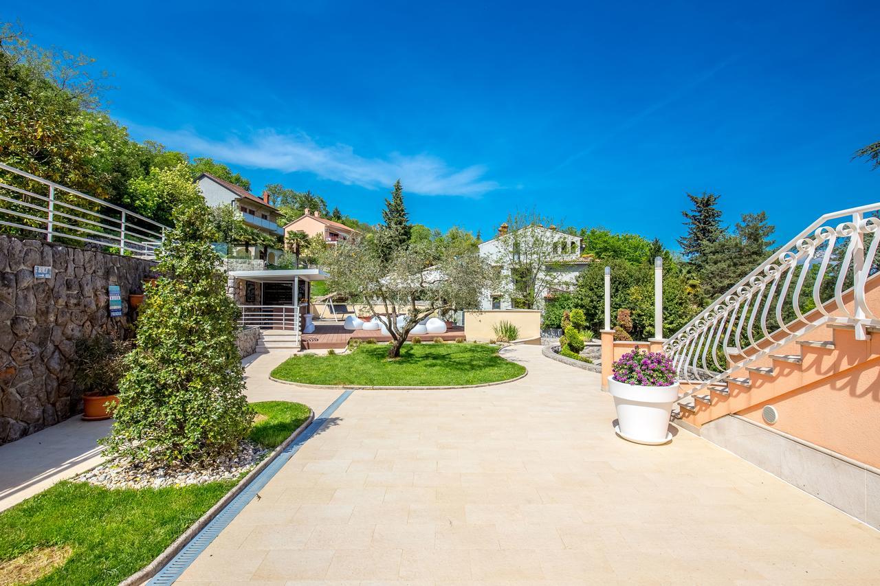 Villa Nada ロヴラン エクステリア 写真